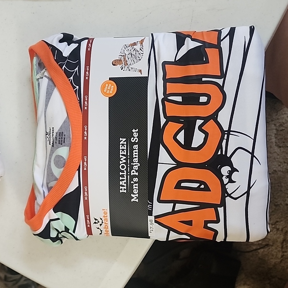 Celebrate Halloween Men's Pajamas Set